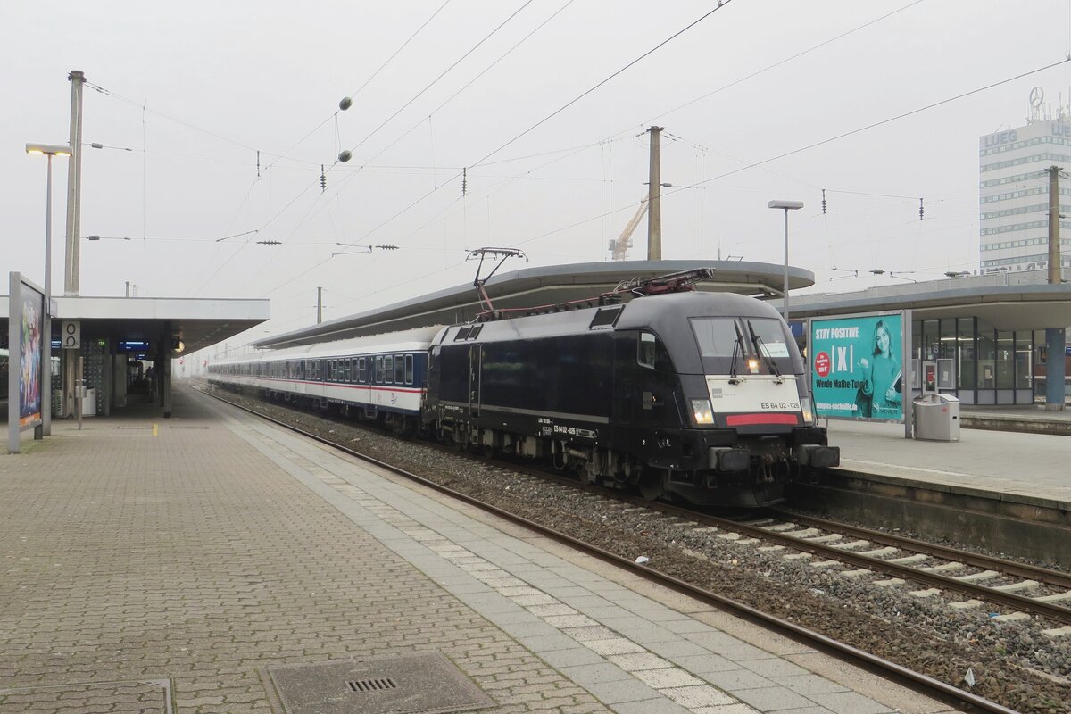 U2-026 steht mit ein Ersatzzug nach Hagen am 26 Jsnner 2022 in Bochum Hbf.