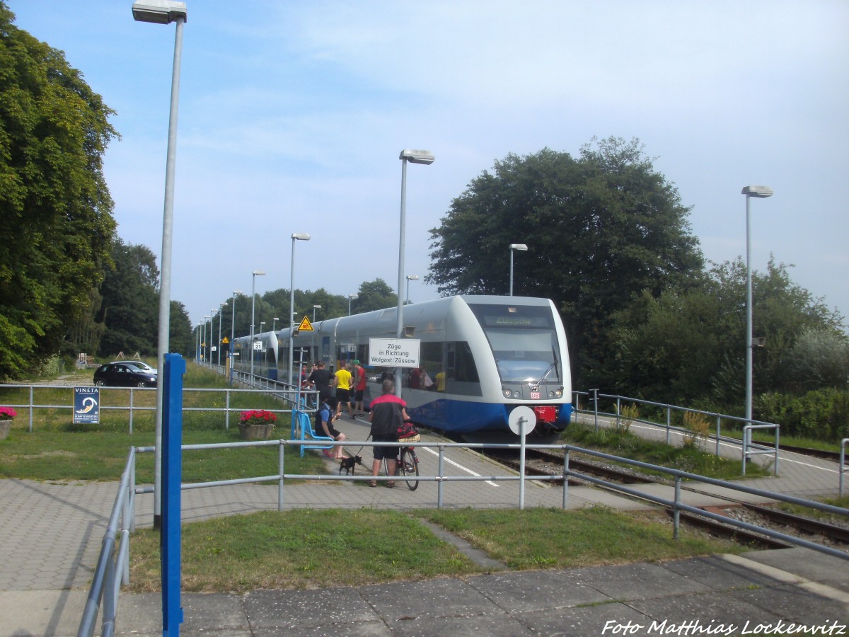 UBB GTW 2/6 mit ziel Zssow im Bahnhof Zempin am 28.7.14