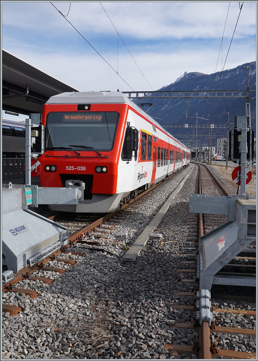 Von Le Châble kommend fsind die beiden TRM Region Alpes RABe 525  NINA  an ihrem Ziel in Martngy angekommen. 

24. Jan. 2026