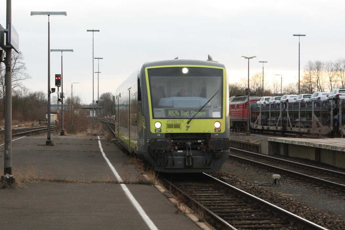 VT 650 725 von agilis als RB24 mit ziel Bad Steben bei der Einfahrt in den Bahnhof Marktredwitz am 22.3.21
