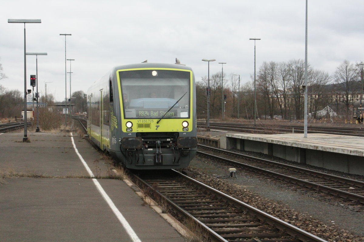 VT 650 725 von agilis als RB24 mit ziel Bad Steben bei der Einfahrt in den Bahnhof Marktredwitz am 23.3.21