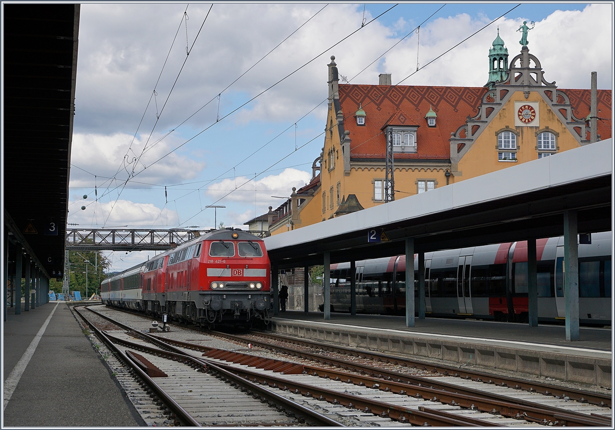 Zwei DB 218 erreichen mit ihrem EC von München kommend Lindau hbf. 

24. Sept. 2018