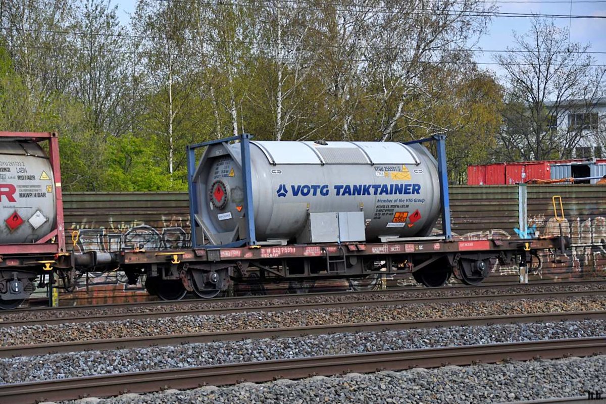 zweiachs-containertragwagen der gattung Lgs 580,uic-nr.21 80 4427 531-9,harburg 28.04.21