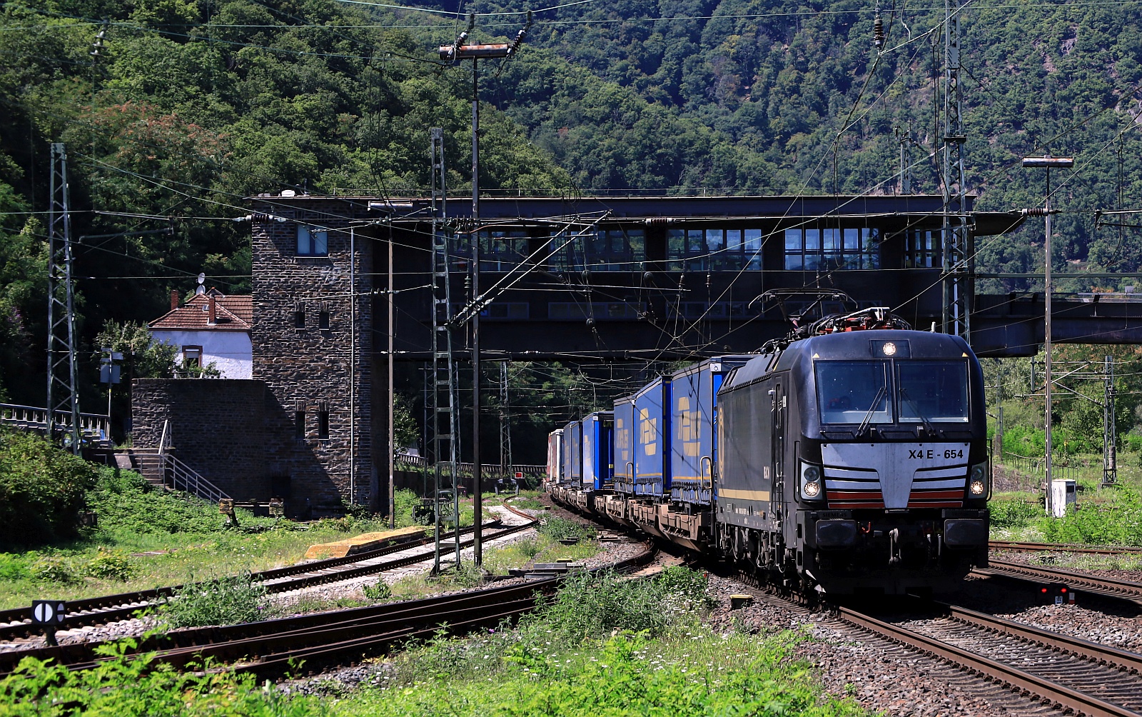 Beacon 193 654-1 REV/LDK/07.01.25  mit LKW Walter Klv Bingen am Rhein 09.08.2025