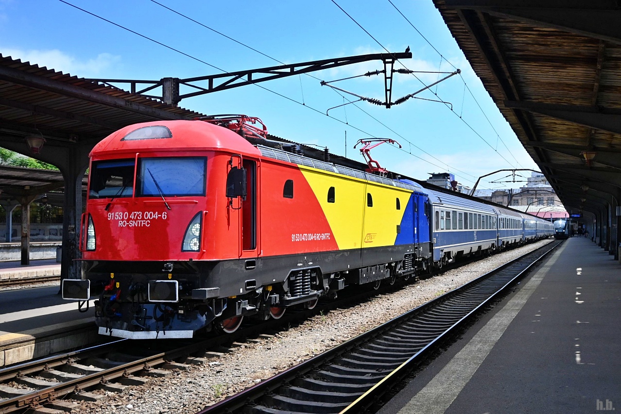 CFR 473 004-6 kurz vor der abfahrt mit einen interregio vom bukarester nordbahnhof,05.05.24