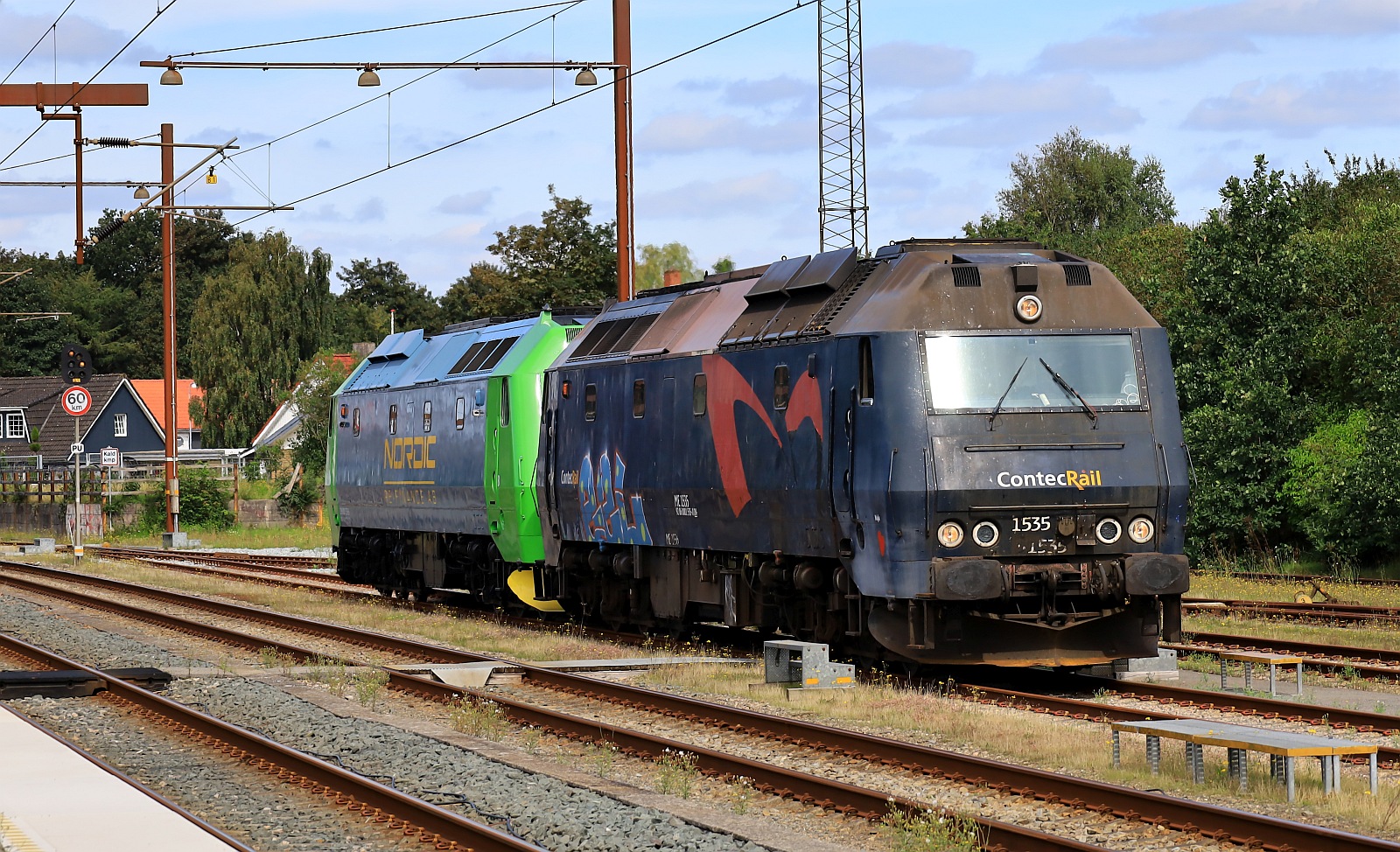 ContecRail ME 1535 und NRFAB TMe 1529 auf Rangierfahrt im dänischen Tinglev. 24.08.2023