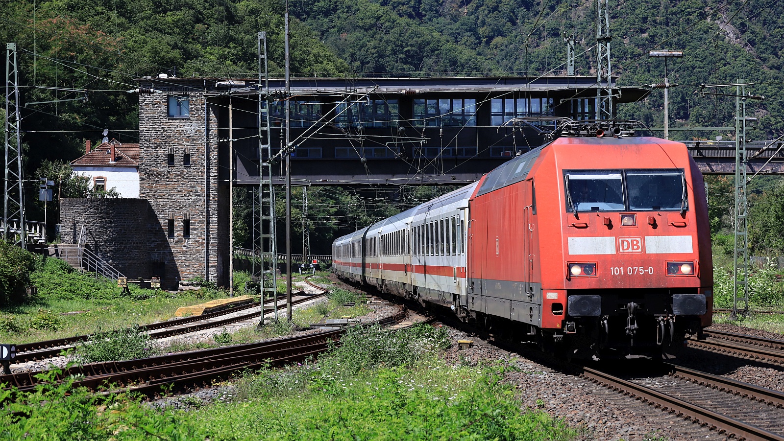 DB 101 075-0 mit IC 2013 nach Oberstdorf. Bingen 09.08.2025