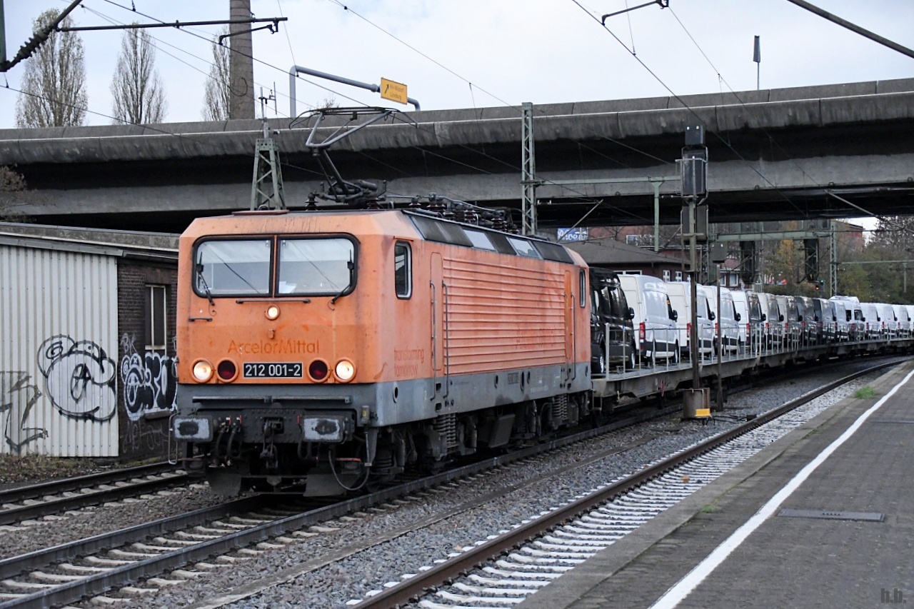 delta rail 212 001-2 fuhr mit einen ganzzug durch hh-harburg,24.11.22