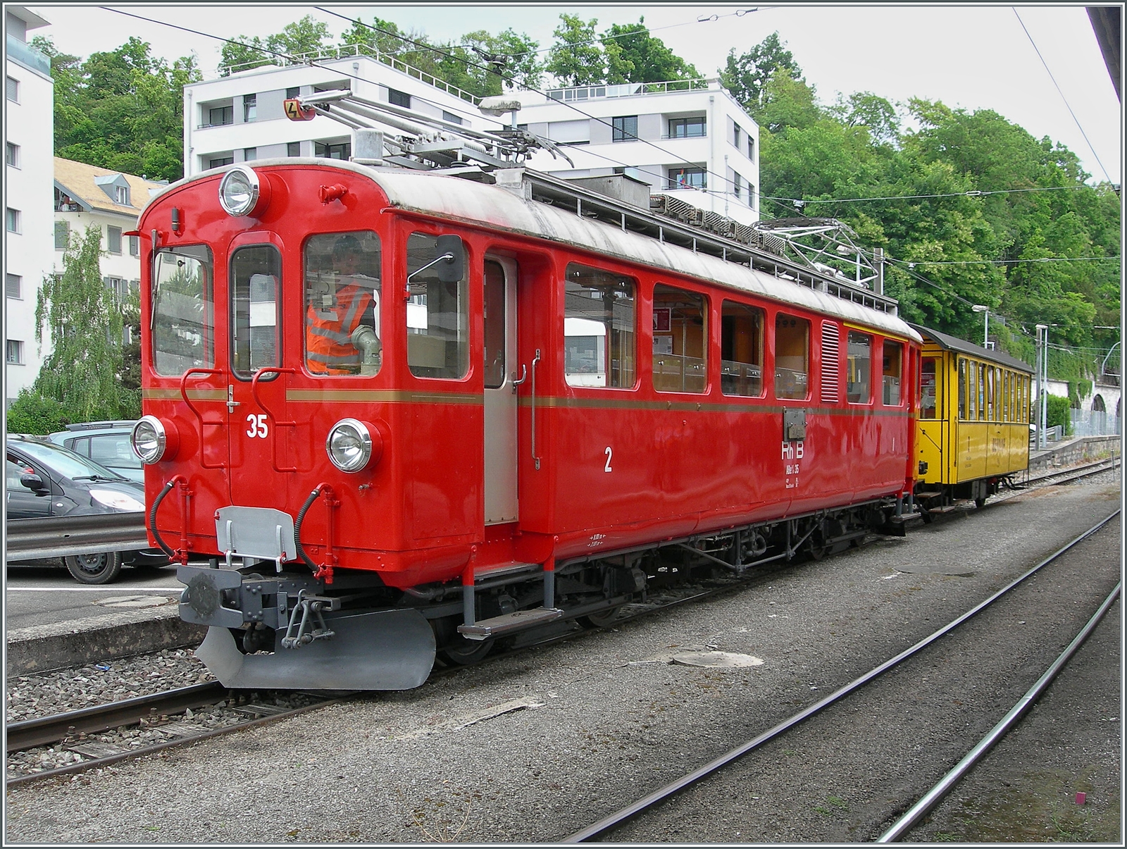 Der RhB ABe 474 N° 35 der Blonay Chamby Bahn wartet in Vevey auf die Abfahrt nach Chaulin. 

25. Mai 2025