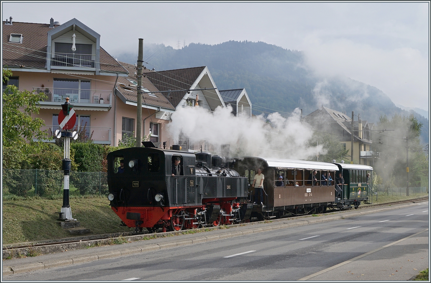 Die SEG G 2x 2/2 105 der Blonay-Chamby Bahn erreicht mit ihrem Dampfzug von Chaulin in Blonay ein. 3. Okt. 2026