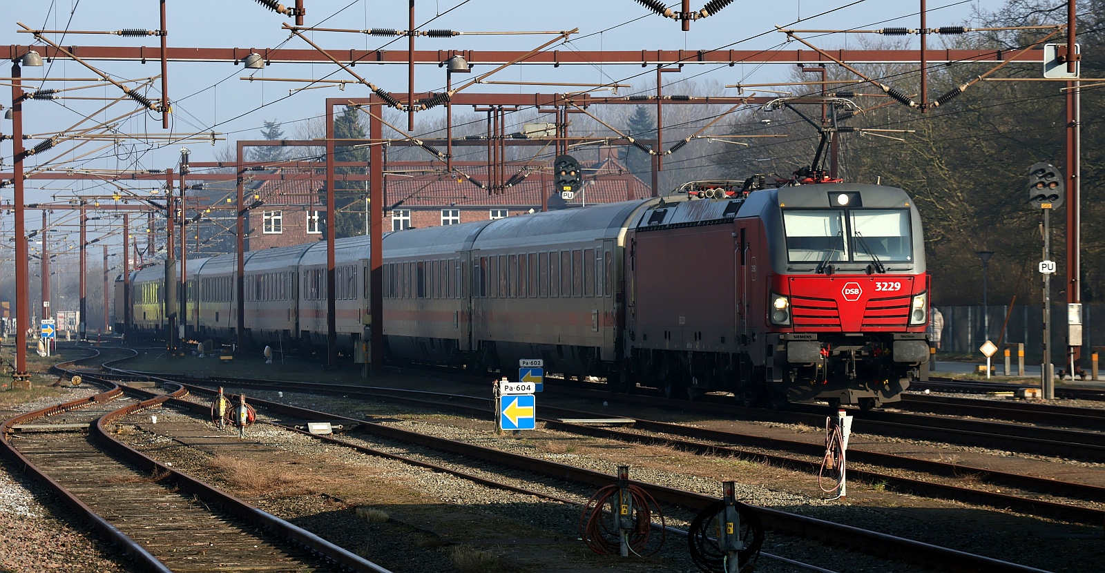 DSB Litra EB 3229 + EC 398 + EB 3237 Einfahrt Pattburg/DK 21.03.2025