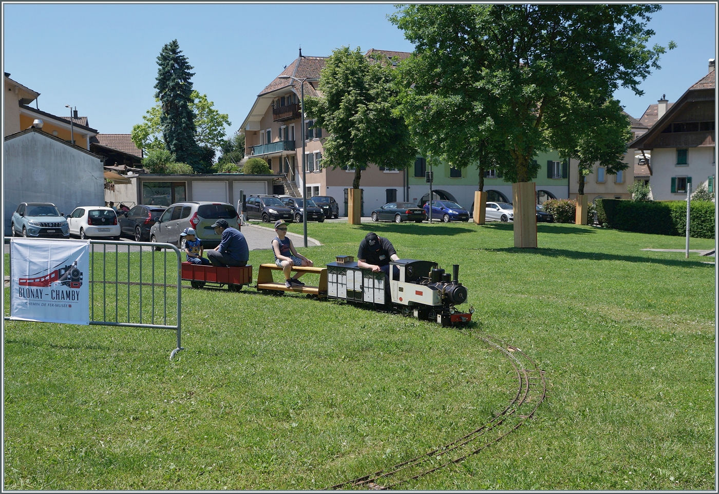 Festival Suisse de la vapeur 2026 (Schweizer Dampffestival 2026) - Dieses Jahr wird in Blonay auch ein  mini-train  gezeigt. Der Lokf�hrer lenkt die sch�ne Mallet Lok 403 �ber die schmalen Gleise. 

24. Mai 2026