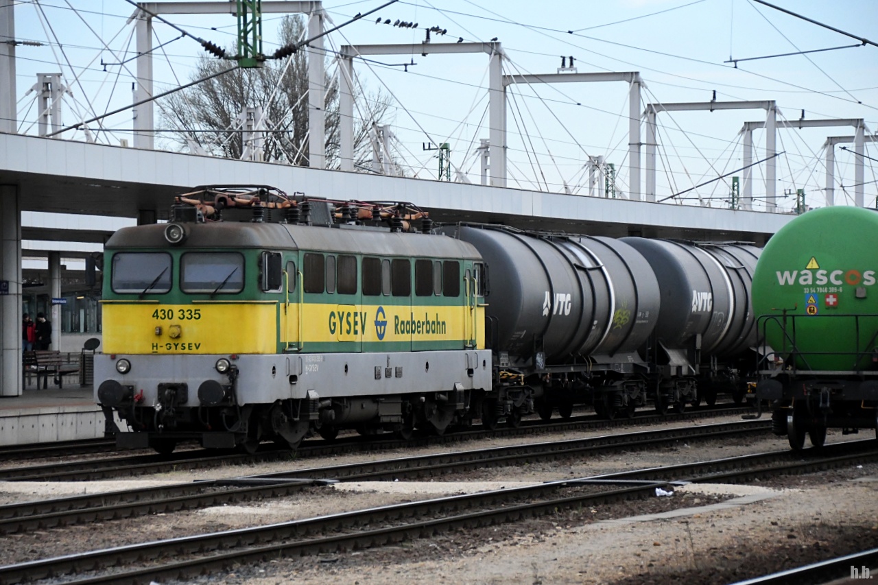 H-GYSEV 430 335 stand mit einen tanker in budapest-kelenfld,05.04.22