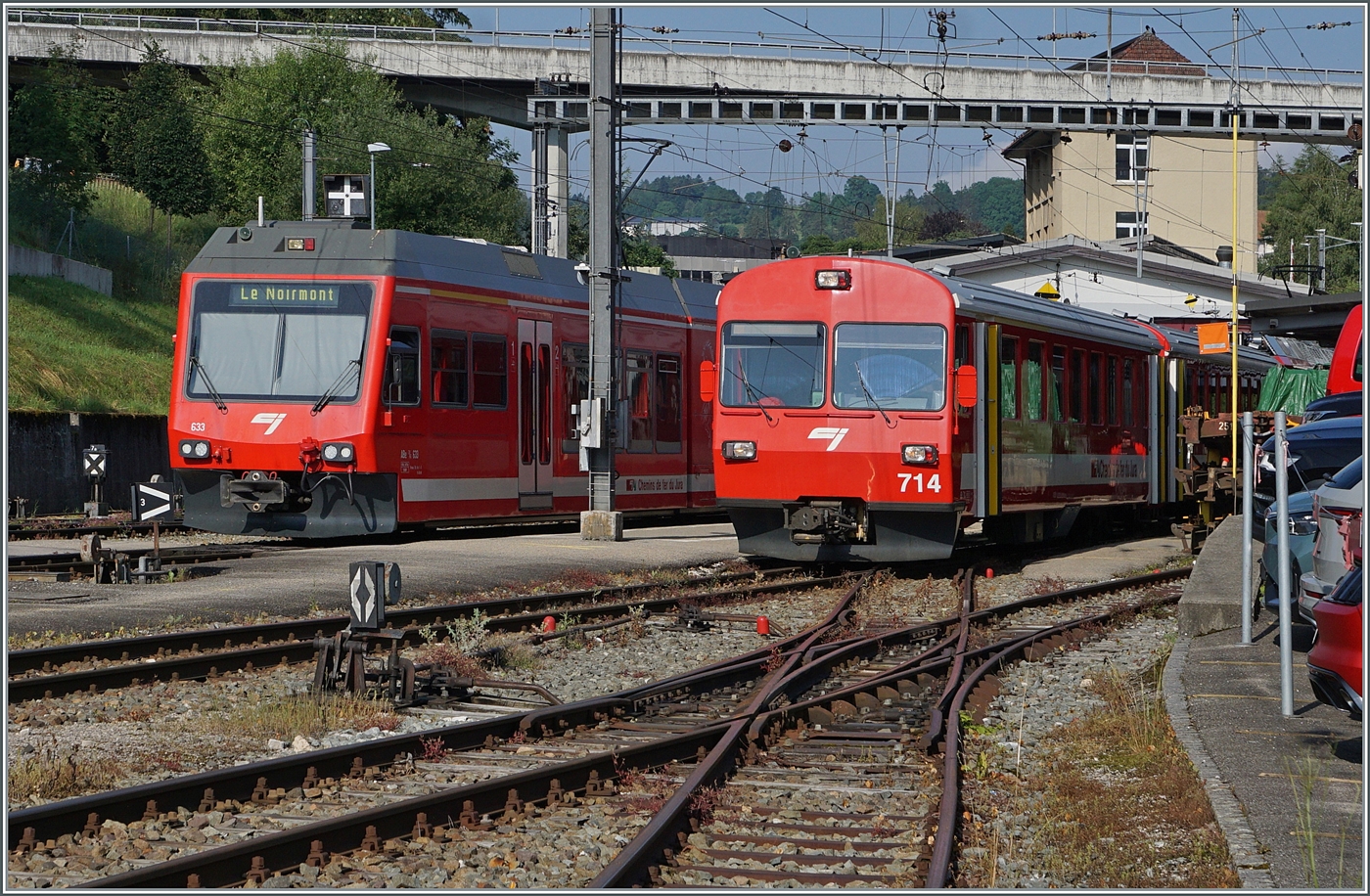 im recht engen Bahnhof von Tramelan, wo sich auch CJ Unterhaltswerkstätten befinden, kreuzen sich die Regionalzüge Tavannes - Le Noirmont / Le Noirmont - Tavannes.

26. Juni 2024

