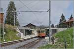 Der BLM Be 4/4 31 'LISI' verlässt den Bahnhof Winteregg. Der Triebwgen ist auf der Fahr von der Grütschalp nach Mürren. Dies eines meiner letzten Bilder dieses Triebwagens, da er im September mit der Umstellung der Strecke auf eine h&# ...
