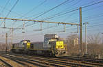 srie-77-2/678440/sncb-7777-schleppt-ein-schwesterlok-durch SNCB 7777 schleppt ein Schwesterlok durch Antwerpen-Oost am 23 März 2011.