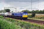 railtraxx/753509/railtraxx-266-13-schleppt-ein-kesselwagenzug RailTraxx 266 13 schleppt ein Kesselwagenzug durch Tilburg-Reeshof am 7 Juli 2021.