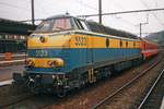 SNCB 5523 treft mit ein IR aus Luxembourg am 13 Juli 1999 in Lüttich-Guillemins ein.