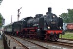 BR 38/523132/dampfsonderzug-mit-38-2267-treft-am Dampfsonderzug mit 38 2267 treft am 17 September 2016 in Bochum-Dahlhausen ein.