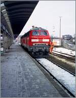 Die DB 218 349-9 und eine weitere 218 sind in Westerland (Sylt) auf Rangierfahrt. 

Analogbild vom März 2001