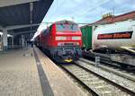 BR 218/876499/die-db-218-429-9-beim-halt Die DB 218 429-9 beim Halt in Singen (Htw) mit ihrem RE 3 von Basel Bad. Bf nach Friedrichshafen. In der Regel sind hier DB  245 eingeteilt, so dass die schöne DB 218 eine erfreuliche Abwechslung bietet.
15. März 2025