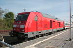 br-245/703640/245-023-mit-einem-intercity-mit 245 023 mit einem InterCity mit ziel Kassel-Wilhelmshhe im Bahnhof Gera Hbf am 8.5.20