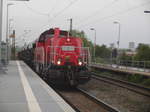 BR 265/556518/265-021-6-mit-einen-gueterzug-bei 265 021-6 mit einen Gterzug bei der durchfahrt in Halle-Rosengarten am 4.5.17