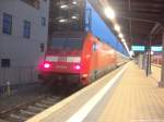 101 121-2 mit einem InterCity (IC) im Bahnhof Stralsund Hbf am 15.1.14
