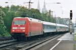 MIt ein IR Trier-Emden durchfahrt 101 019 Kln Deutz am 1 Februari 2000.