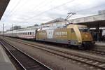 Goldener 101 071 verlässt Hannover Hbf am 4 April 2018.