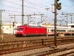 101 080 beim verlassen des Bahnhofs Fulda am 7.8.18