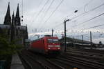 101 085 verlässt den Bahnhof Köln Hbf am 2.4.22