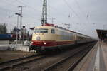 br-103-ex-e03/851339/103-245-mit-einen-sonderzug-von 103 245 mit einen Sonderzug von Bielefeld kommend mit ziel Warnemnde bei der Einfahrt in den Bahnhof Stendal Hbf am 9.3.24