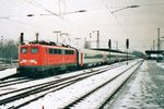 Schnee und 110 257 (mit Belgischer Zug) waren am 13 Jnner 2000 in Kln-Deutz.