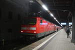 112 187 mit dem RE3 mit ziel Wünsdorf-Waldstadt im Bahnhof Stralsund Hbf am 8.1.21