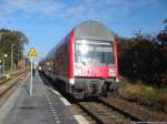 143 xxx-x mit steuerwagen voraus als RE5 mit ziel Neustrelitz Hbf im Bahnhof Sternfeld am 7.10.13