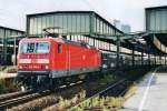 BR 143/417116/scanbild-von-143-815-mit-werbe-s-bahn Scanbild von 143 815 mit Werbe-S-Bahn in Duisburg Hbf am 12 Juni 2002.