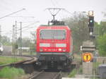 BR 143/556516/143-034-unterwegs-nach-halle-saale 143 034 unterwegs nach Halle (Saale) Hbf und lsst Halle-Rosengarten hinter sich am 4.5.17
