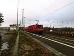 BR 143/597835/143-810-als-s7-mit-ziel 143 810 als S7 mit ziel Halle/Saale Hbf im Bahnhof Halle-Nietleben am 27.1.18