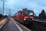 143 137 steht als S7 mit ziel Halle/Saale Hbf im Bahnhof Halle-Rosengarten am 19.12.19