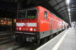 143 009 steht als S9 mit ziel Eilenburg im Bahnhof Halle/Saale Hbf am 23.1.20