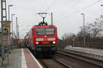BR 143/695756/143-114-und-143-925-als 143 114 und 143 925 als S9 mit ziel Halle/Saale Hbf bei der einfahrt in den Bahnhof Delitzsh ob Bf am 6.2.20