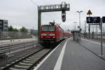 143 009 aus Richtung Eilenburg kommend bei der Einfahrt in den Endbahnhof Halle/Saale Hbf am 7.5.20