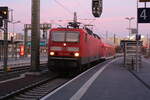 BR 143/776352/143-591-von-eilenburg-kommend-bei 143 591 von Eilenburg kommend bei der Einfahrt in den Endbahnhof Halle/Saale Hbf am 10.2.22