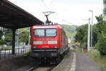 143 932 verlässt den Bahnhof Bad Kösen in Richtung Halle/Saale Hbf am 1.6.22