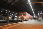 143 591 steht als RE18 mit ziel Jena-Gschwitz im Bahnhof Halle/Saale Hbf am 1.12.23