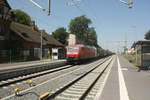BR 145/712036/145-045-mit-einem-gueterzug-bei 145 045 mit einem Gterzug bei der Durchfahrt in Stumsdorf am 11.8.20