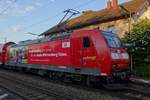 Am Abend von 29 Mai 2019 schiebt 146 112 ein RE nach Freiburg aus Bad Krozingen.