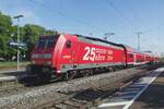 BR 146/762072/am-30-mai-2019-wirbt-146 Am 30 Mai 2019 wirbt 146 222 in MÜllheim (Baden) für 25 Jahre ZugBusverkehr Alb-Bodensee.