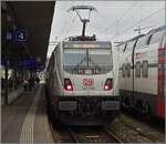 Die DB 147 591 wartet in Schaffhausen mit ihrem IC 280 von Z�rich nach Stuttart auf die Abfahrt. 

18. Oktober 2026